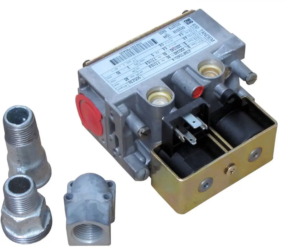 BOSCH Armatur mit mehreren Anschlussöffnungen, daneben zwei Metalladapter. Gerät zur Regelung von Gas- oder Wasserflüssen.